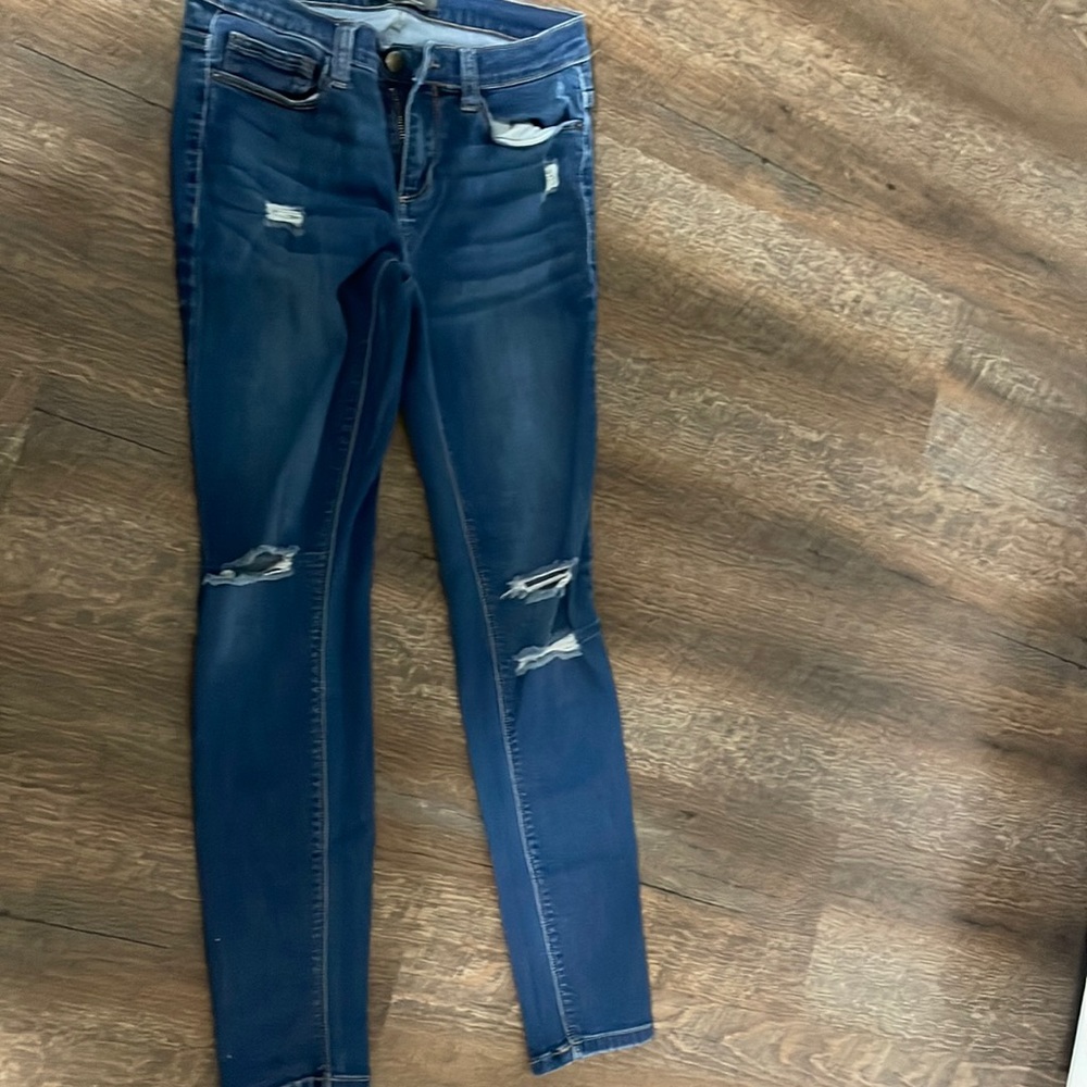 Size 27 distress blue skinny jeans